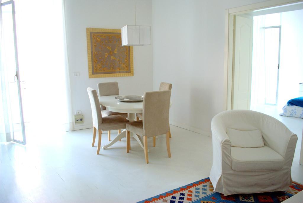 Bed and Breakfast Relais Piazza Dei Martiri Nápoles Habitación foto